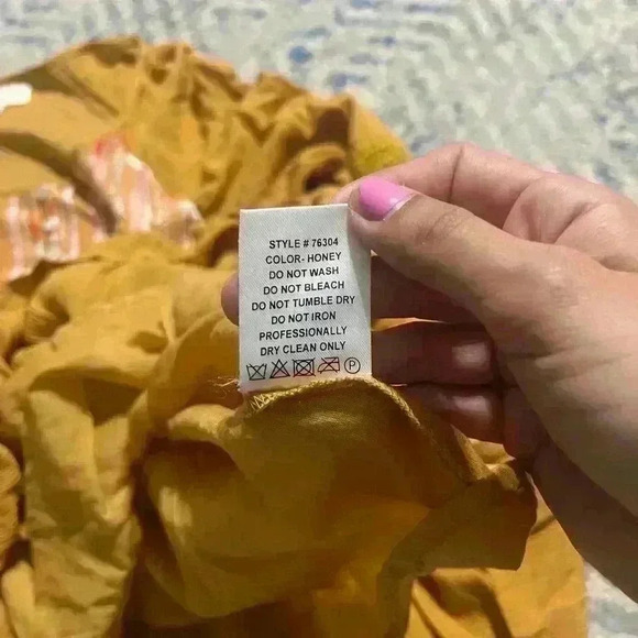 NWT rahi cali boho embroidered top medium - Picture 5 of 5